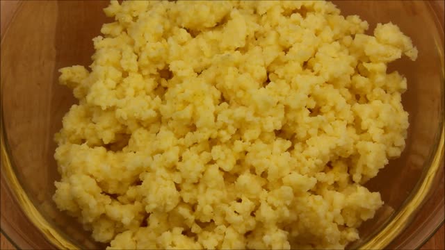 Ciasto jaglano-kokosowe z jabłuszkiem żurawiną i rodzynkami