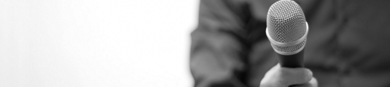 Zabawmy się w dziennikarstwo – o setce, wywiadzie, znaczeniu tła i podpinaniu mikroportów